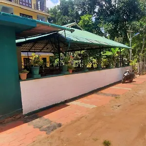 Aditi Séjour chez l'habitant Thekkady